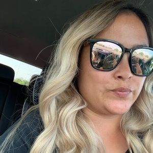 Meet your Posher, Brooke